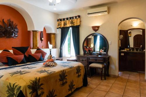 Casa Cascada - 3 BDRM house for 6, close to the beach in Playa del Carmen, Mexico