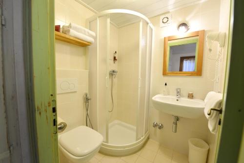 1 double bed