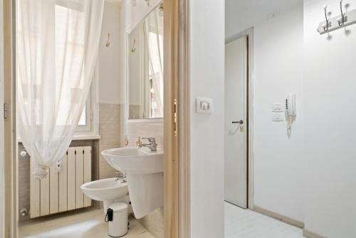 San Giovanni in Monte Apartment - image 9
