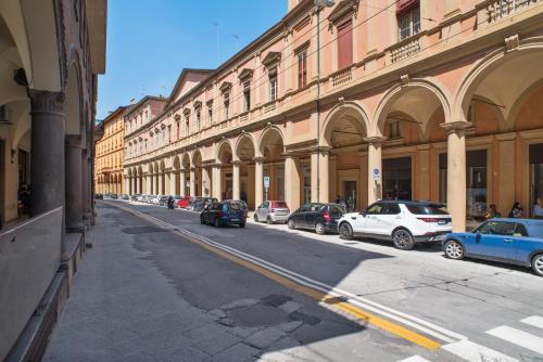 San Giovanni in Monte Apartment - image 3