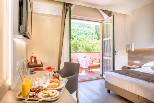 Aparthotels in Santeraclio 