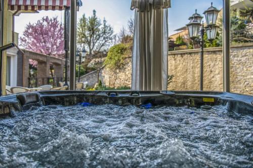 Erla Villa Boutique Hotel in Егер