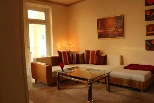 Apartment mit Gartenblick und kleines Apartment im 3 Familienhaus in Mülheim an der Ruhr, Deutschland
