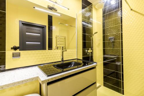 Balabana Yellow Apartment