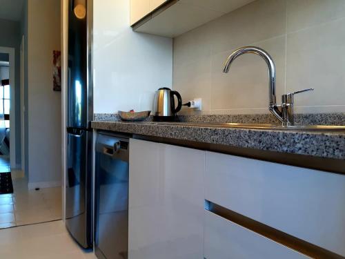 ☆Stylish 2BR with views to the sea & near golf - image 6