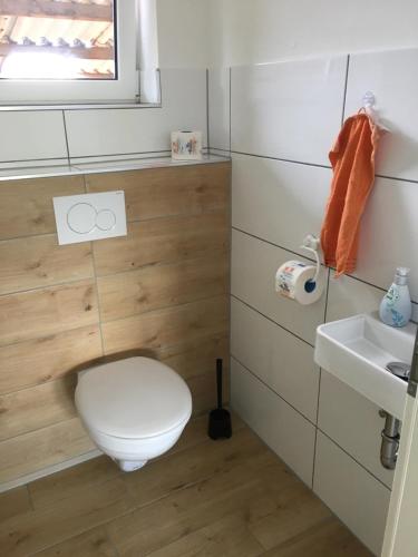 Baño, Ferienwohnung Reh in Bad Rappenau