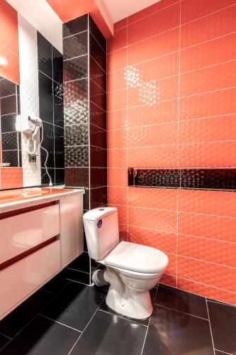 Balabana Red Apartment - image 6