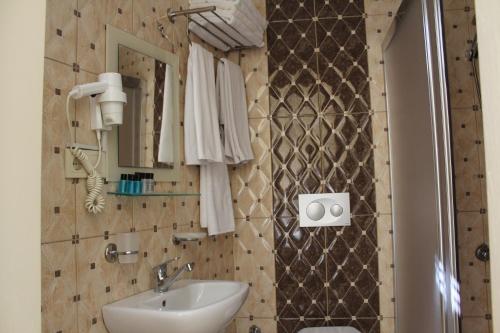 Omega Inn – Istanbul, FL