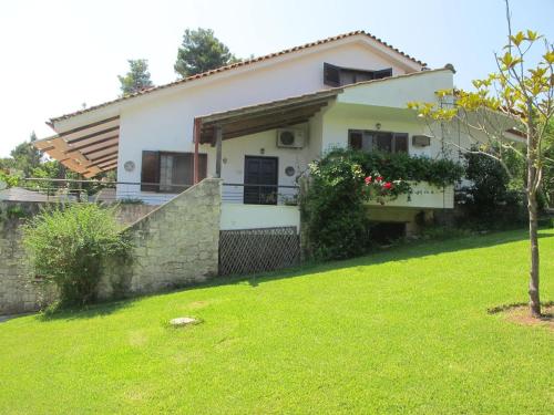 House in Sani,very close to the beach and marina House in Sani,very close to the beach and marina