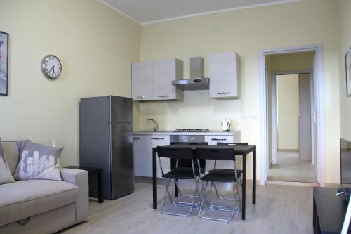  Along the Canal smart flat Naviglio - 4 people, Pension in Corsico