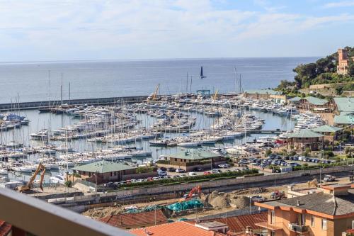  Appartamento con vista mare eccezionale, Ferienwohnung in Varraze