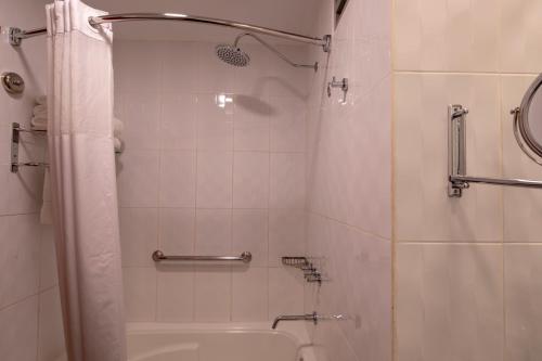 2 twin beds