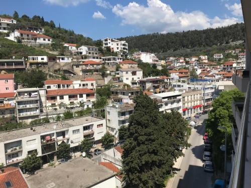 Leonardis - main image