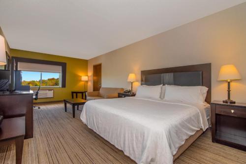 Holiday Inn Express Stony Brook-Long Island, an IHG Hotel