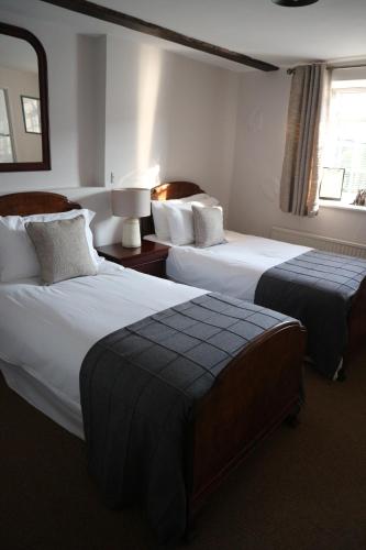 The George at Nunney - image 7