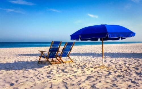 Cozy Condo with Beach View - main image