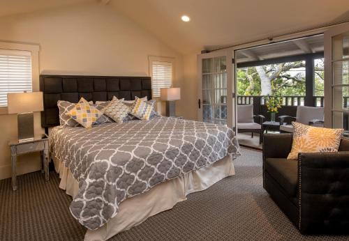 Carmel Country Inn 2