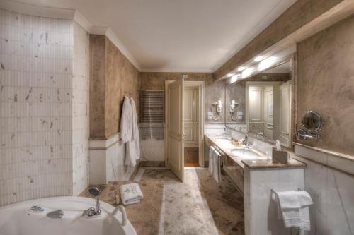 Junior Suite image 5