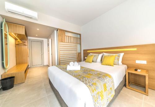 Adele Beach Hotel - image 14