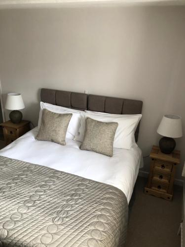 The George at Nunney - image 10