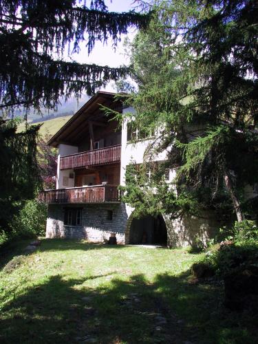 Exterior view, Arche de Noe B&B in Bagnes