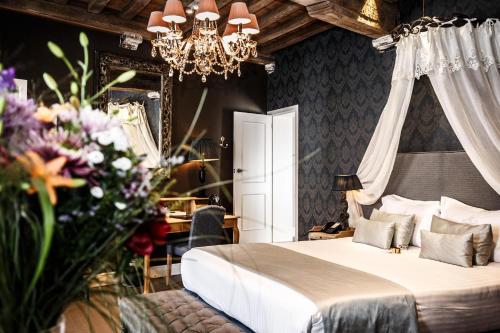 201142640 Luxury Boutique Hotel De Castillion