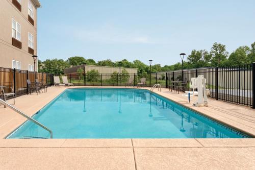 Country Inn & Suites by Radisson, Nashville Airport East, TN