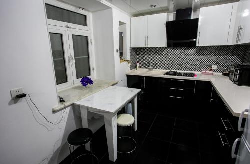 Ali-Zade Appartment - Tap to explore photos