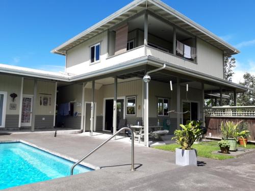 Hale paradise in Hawaiian Paradise Park