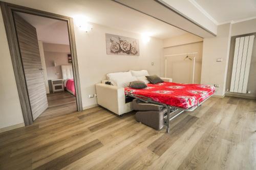 Modern Loft Apartment - image 5