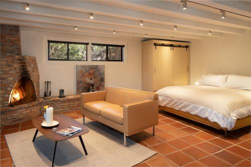 Modern, Luxury Studio With Awe Inspiring Red Rock Views Private Trail Head - Outdoor Firepit, Indoor Fireplace, on Property Sauna, Aromatherapy Steam Room, Hot Tub, Pools and Wellness Services, Sedona (foto 5)
