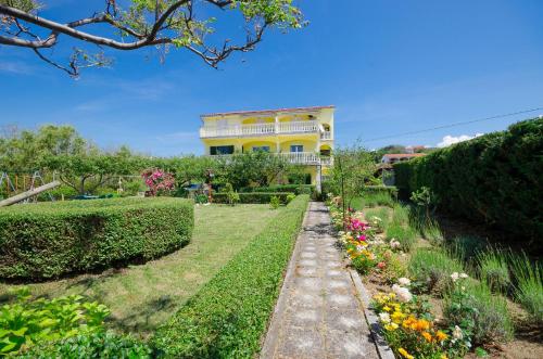Apartments Boza