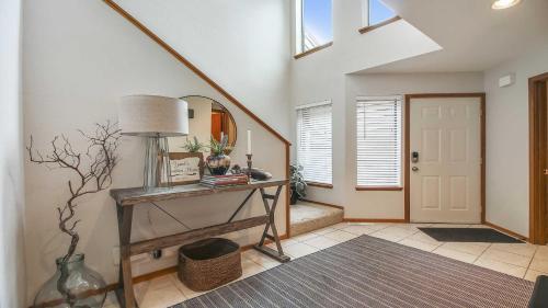 Skyline Condo 10 - image 3