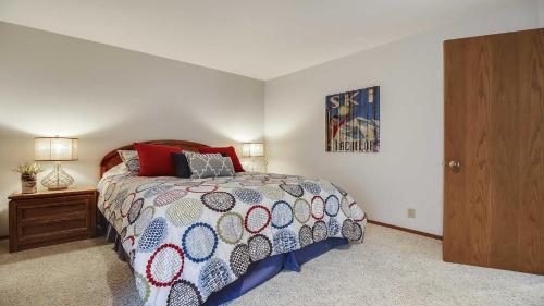 Skyline Condo 10 - image 4