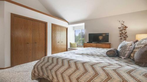 Skyline Condo 10 - image 7