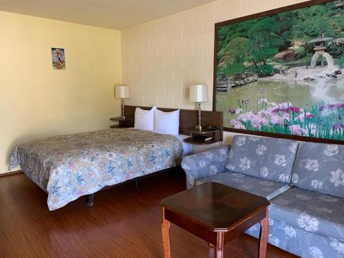 City Centre Motel older building in Hope (BC)