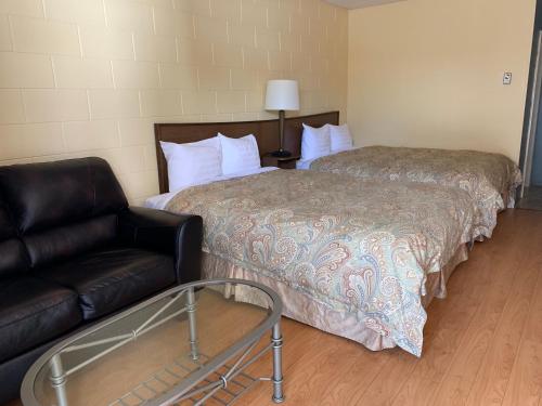 2 queen beds