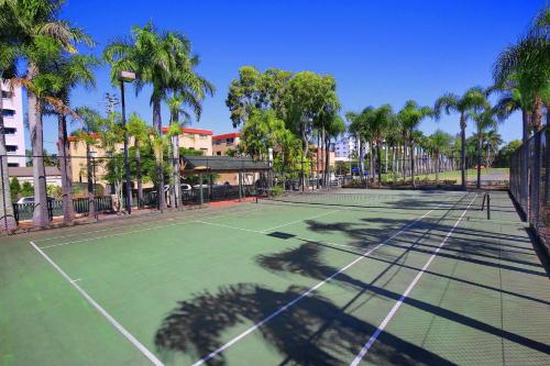 Resort Style - The Oasis Resort Villa 7, 2 Landsborough Pde