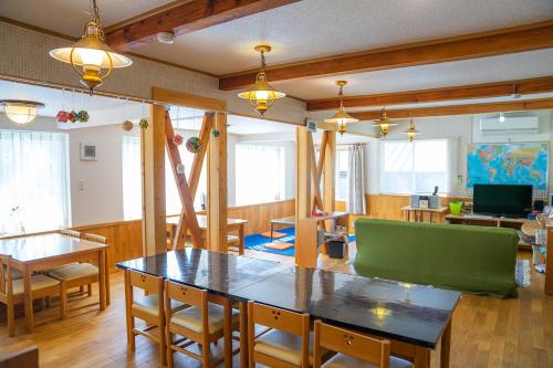 Shared lounge/TV area, Daisen Backpackers in Hoki