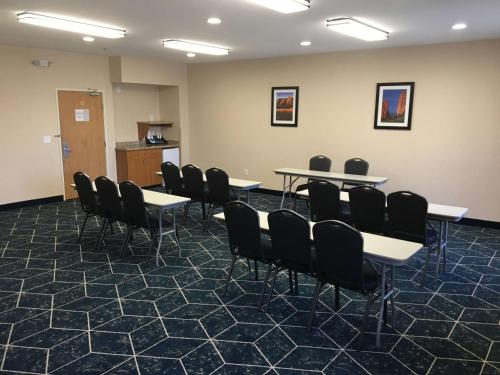 Best Western Plus Gateway Inn & Suites - Aurora in Aurora, USA