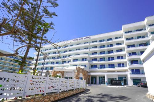Melini Hotel Suites - image 9