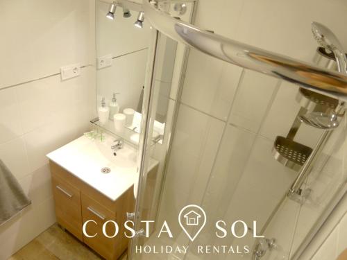 LA CARIHUELA TORREMOLINOS - STUDIO 3 - COSTA SOL HOLIDAY RENTALS