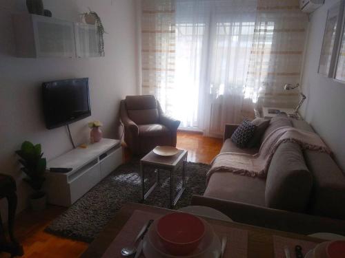 Studio Apartment image 10