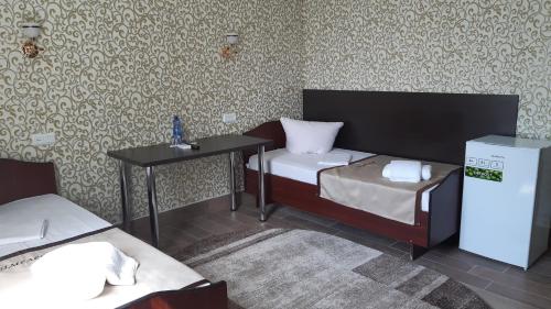 Motel Xameleon - image 6
