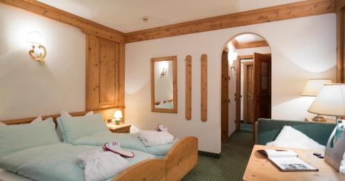 room detail thumbnail 1