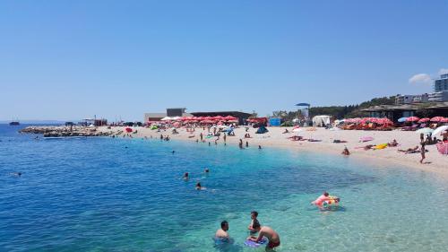 Spacious studio with balcony, close to the Znjan beach, Split (zdjęcie 7)
