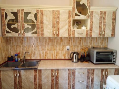 кухня, Rubina Bed and Breakfast in Капан