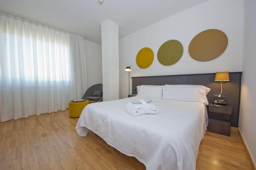 Aparthotel Atenea Valles The 4-star Aparthotel Atenea Valles offers comfort and convenience whether youre on business or holiday in Granollers. The property offers a high standard of service and amenities to suit the individ