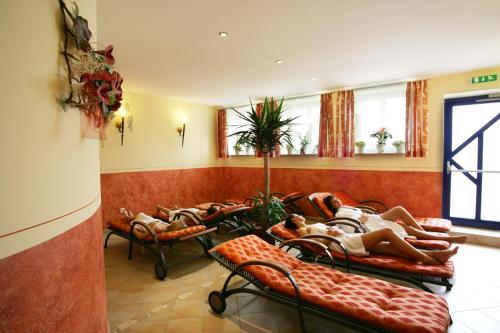 Hotel Garni Thermenoase - image 9