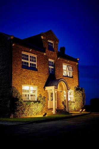Loftsome Bridge Hotel - image 4